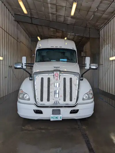 2019 Kenworth T680, 12 speed Eaton Auto shift, PACCAR mx-13, 927400kms, extended warranty, engine he...