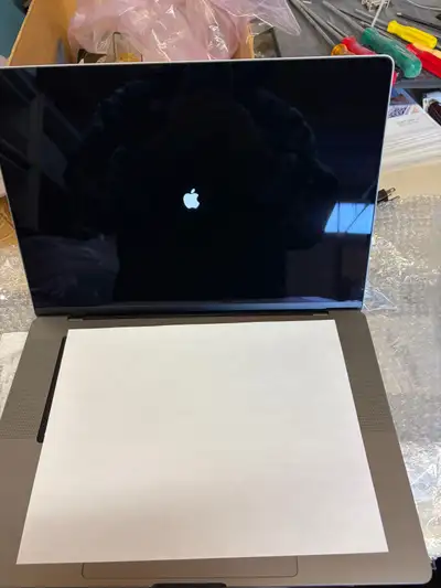 MacBook Pro m2 16inch 16gb/512 (2023), View more