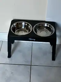 Elevated dog bowls 