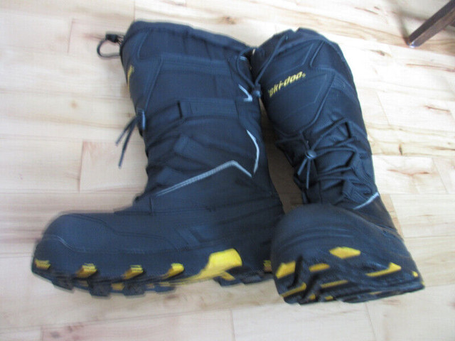 Ski-Doo (BRP)  boots (size 8), Ladies XL  Bib Pants in Men's Shoes in Timmins - Image 2