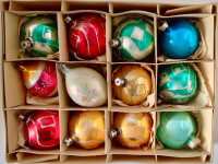 Vintage Collection Boîte de 12 boules de Noël motifs en verre L