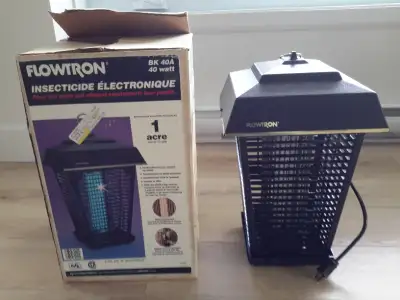 Insecticide électronique, marque Flowtron 40 watts, couvre 11 acre A très peu servi