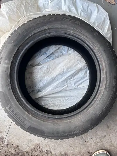 Français 4 pneus d’hiver Pirelli Winter Sottozero 3 Run Flat – 225/60R18 – BMW X3 À vendre : ensembl...