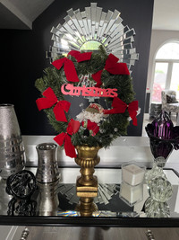 Christmas Decoration / Wreath on Vase