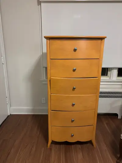 Light Wood 6-Drawer Dresser – Good Condition Tall dresser with 6 spacious drawers. Made of light woo...