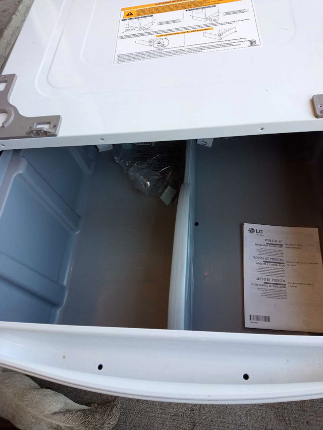 LG Pedestal kit  in Washers & Dryers in Kitchener / Waterloo - Image 4