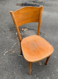 chaise vintage en bois noble