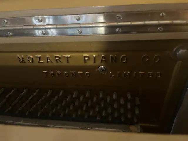 Mozart piano in Pianos & Keyboards in Edmonton - Image 6