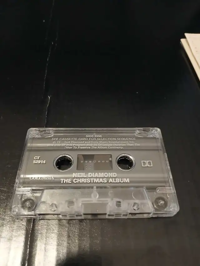 Neil diamond the Christmas album cassette tape like new in CDs, DVDs & Blu-ray in Kitchener / Waterloo - Image 5