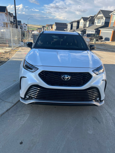2023 Toyota highlender xse one owner 