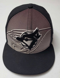 Early- mid 2000's New Era Toronto blue jays fitted 7 3/4