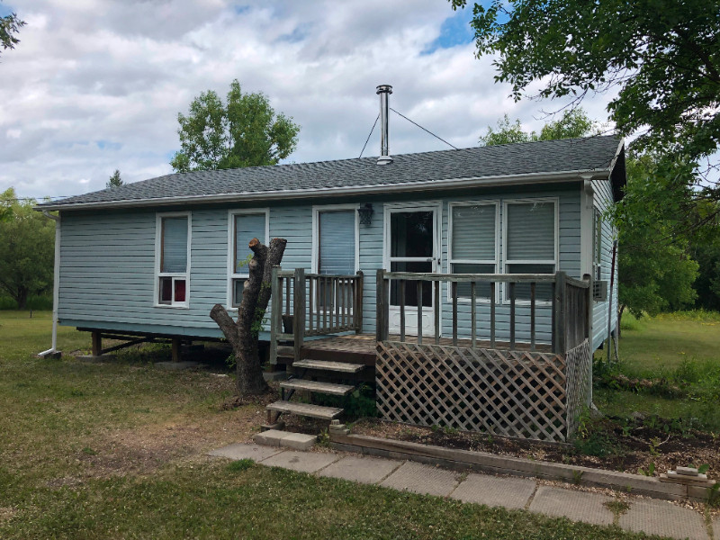 SOLD!!! COUNTRY CABIN IN AUGLEN PARK LAC DU Houses for Sale