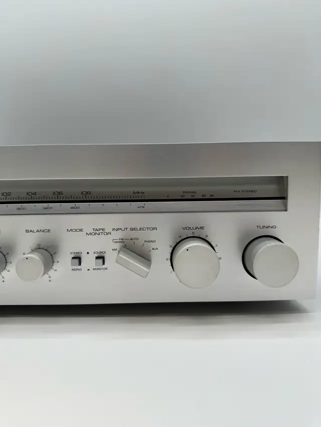 Yamaha CR-240 Natural Sound Stereo Receiver in Stereo Systems & Home Theatre in City of Toronto - Image 5
