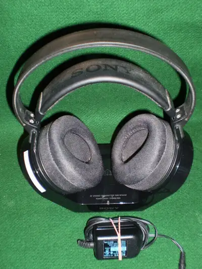 CYLO Rush Wireless Headphones, with USB Charge Cable $10 Jabra UC Voice 550 Model HSC011 USB Headset...