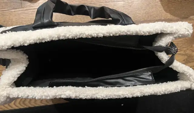 Steve Madden Large Black Quilted Tote Bag /Purse in Women's - Bags & Wallets in Oakville / Halton Region - Image 5