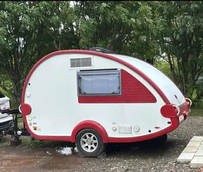 Je vends ma roulotte Tab 320 d'occasion, parfaite pour vos prochaines aventures sur la route grâce à...
