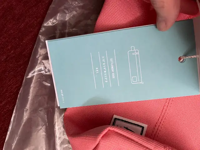 Herschel bags - Assorted in Women's - Bags & Wallets in Barrie - Image 7