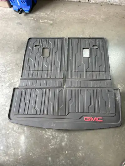 Rear hatch floor cover from 2019 Gmc acaidia.