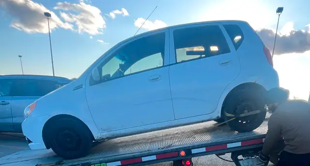 2011 Chevrolet Aveo5 (Not Working / For Parts / or Fix Up) in Cars & Trucks in Winnipeg - Image 3