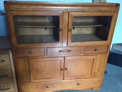 Vaisselier vintage en bois massif, huche antiquité, View more