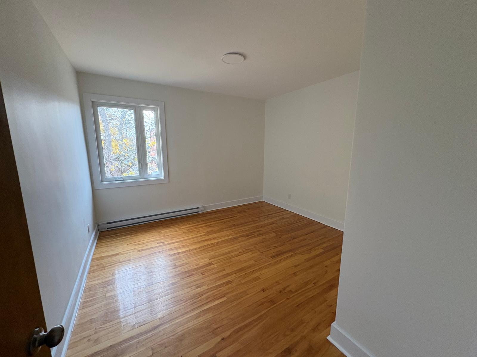 280 45e Avenue — photo 2