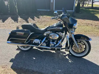 2003 Harley Davidson Electra glide 29,000 miles Vance and Hines pipes New battery No trades