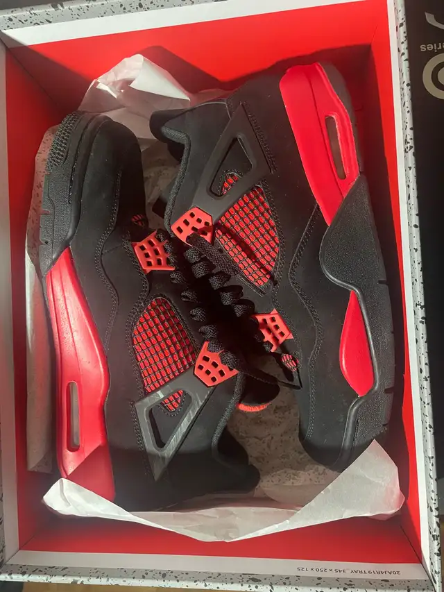 Jordan 4 Red Thunder in Men's Shoes in City of Toronto - Image 2