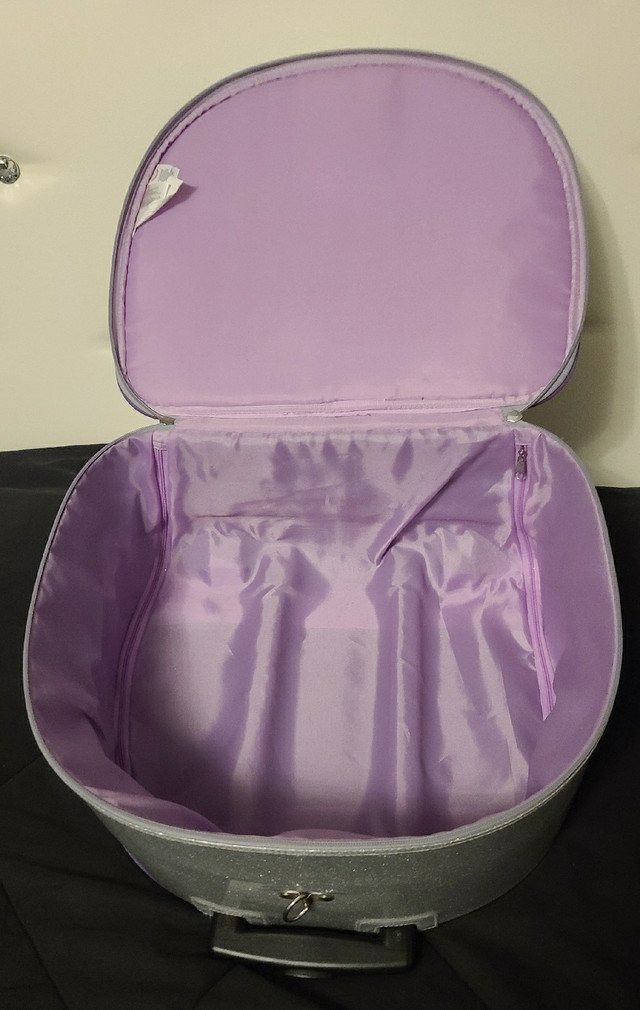 Authentic Kids Disney Tinkerbell Carry On Suitcase! in Other in Mississauga / Peel Region - Image 4