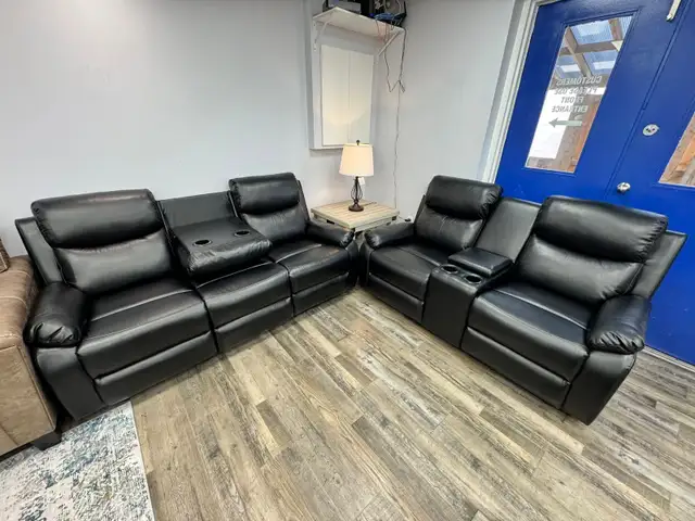 3-Piece Recliner Sofa And Loveseat With Dropdown Tray Grand Sale in Chairs & Recliners in Sarnia - Image 3