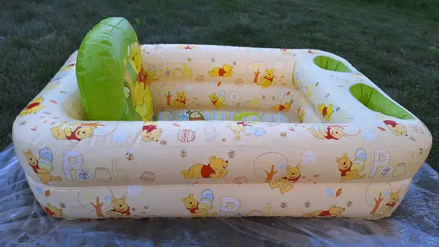 Baby Inflatable Bathtub in Bathing & Changing in Markham / York Region - Image 4