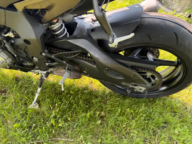 2015 Yamaha YZF R1s in Sport Bikes in City of Toronto - Image 6