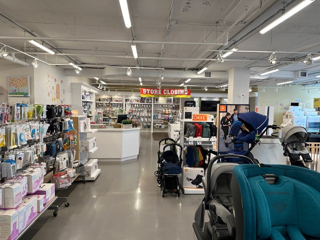 Baby Stroller, Car Seat and Furniture  ( Everything must go ) in Strollers, Carriers & Car Seats in City of Toronto - Image 2