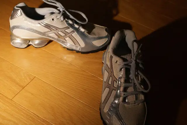 ASICS GEL ladies sports shoes 6.5US size in Women's - Shoes in Mississauga / Peel Region - Image 6