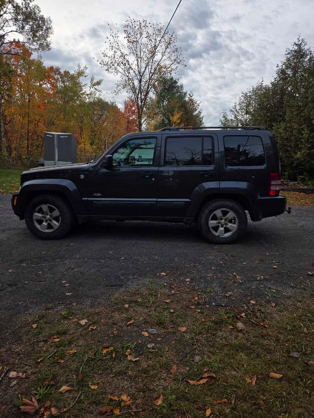 2010 Jeep Liberty in Cars & Trucks in Trenton
