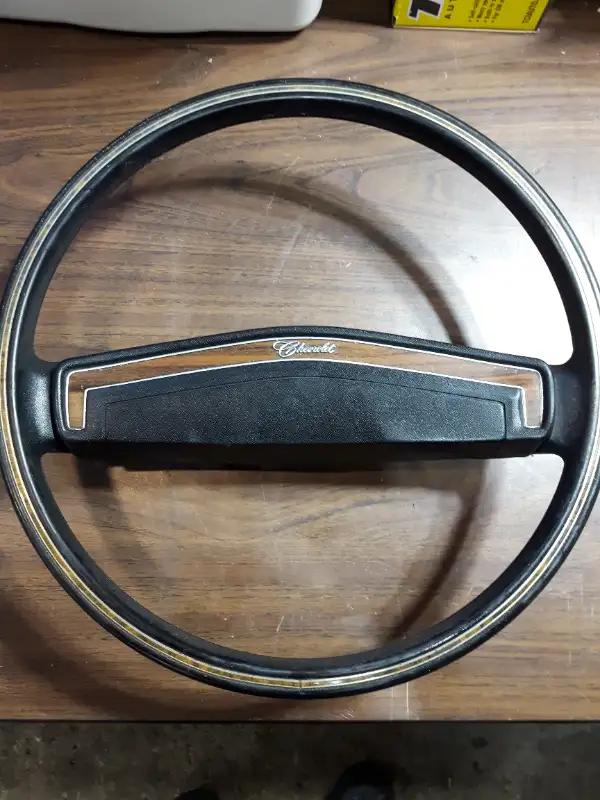 70's Chevrolet Steering Wheel in Other Parts & Accessories in Peterborough - Image 2