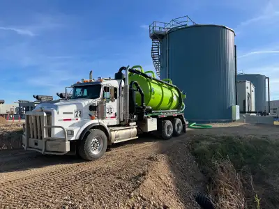 2012 kenworth septic vacuum truck - 3000 gallon tank - hibon 850 blower - rear door opens right up t...