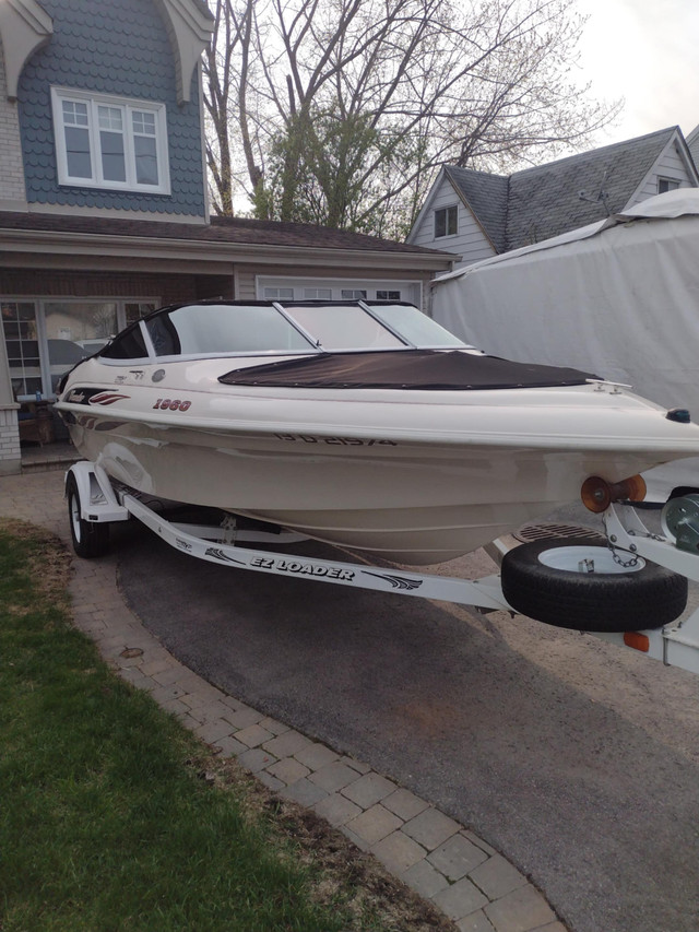 Bateaux dans Vedettes et bateaux à moteur  à Laval/Rive Nord