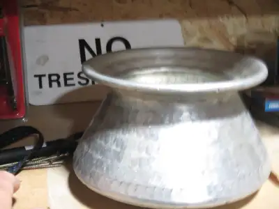 ALUMINUM COOKING POT ---$30---FIRM ---PHONE CALLS ONLY---250-318-8156----ABSOLUTELY NOI TEXTS OR KIJ...