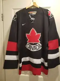 Nike Team Canada Jersey Size Large 