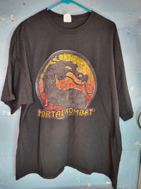 Mortal Combat t-shirt in amazing condition with cool graphics si