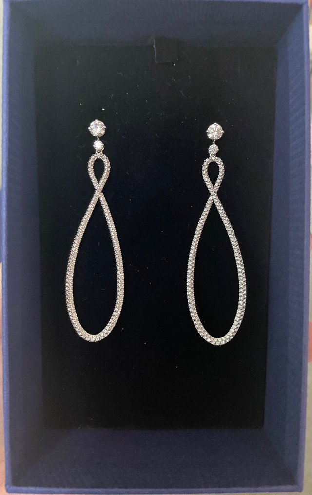 NEW Swarovski Infinity Drop Hoop Earrings Jewellery Watches