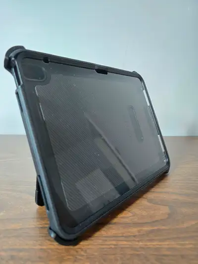 Selling a slightly used OtterBox Defender Series Case for iPad 10th Generation. Looks and works like...