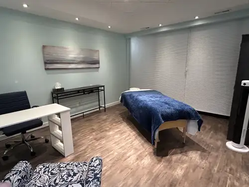 Fully furnished, low-cost treatment room sublets for health and wellness professionals looking to bu...