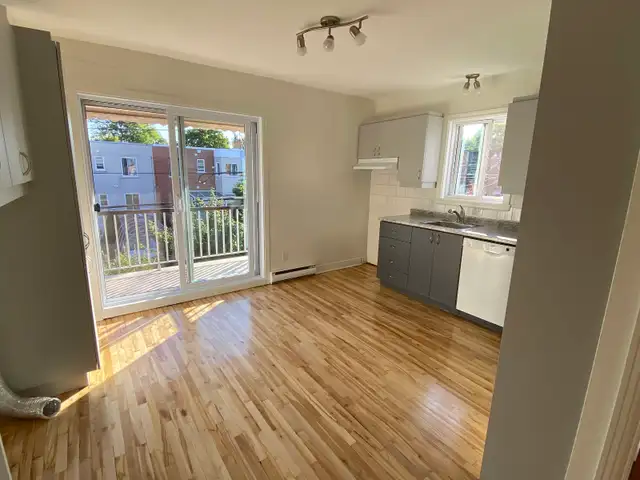 À ne pas manquer: grand et lumineux 3 ½, près du métro Cadillac!