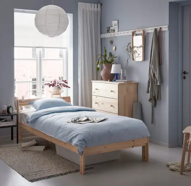 Twin Bed with foam mattress628632855659541217