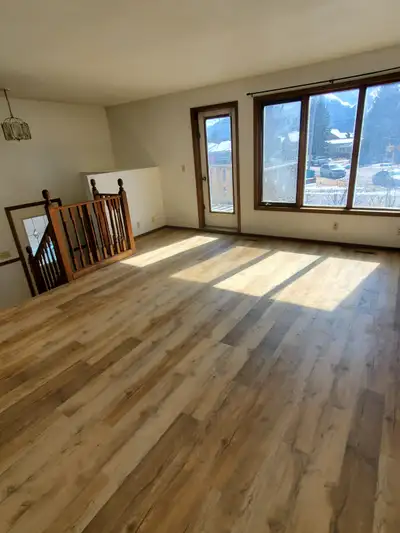 3 Bedroom Upper unit for rent $3450 Canmore Available Nov 16 2025 – Rent $3450 in Tepee town in Canm...