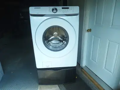 Samsung WF45T6000AW front load washer two years old, View more
