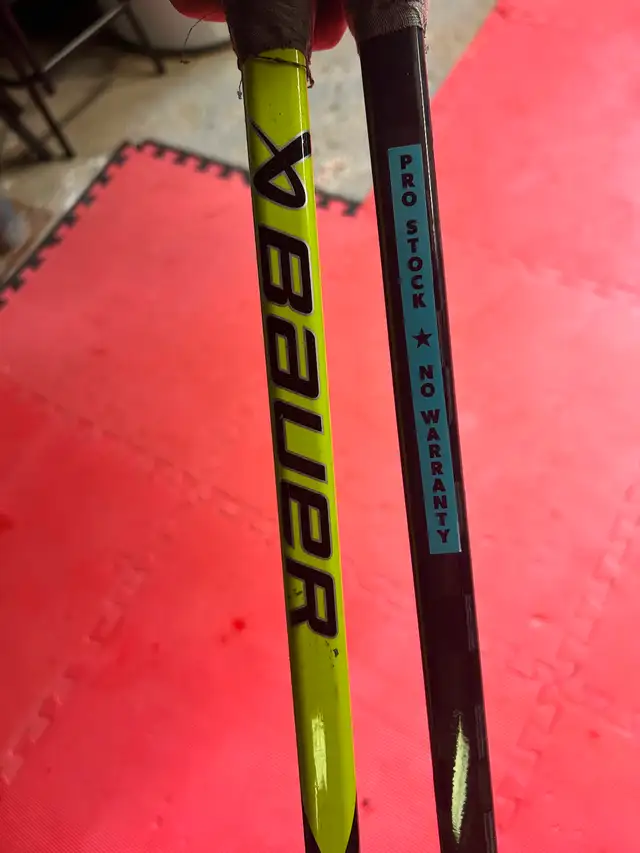 Hockey Sticks. Senior Left handed Bauer and Pro Blackout in Hockey in Sudbury - Image 5