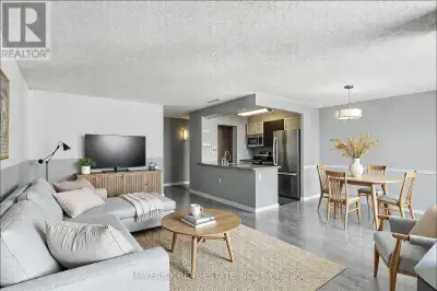 Downtown Living at 323 Colborne!