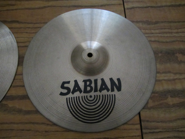 Sabian Cymbals B8 14" 36cm Hi-Hats Drum Pair in Drums & Percussion in Oakville / Halton Region - Image 3